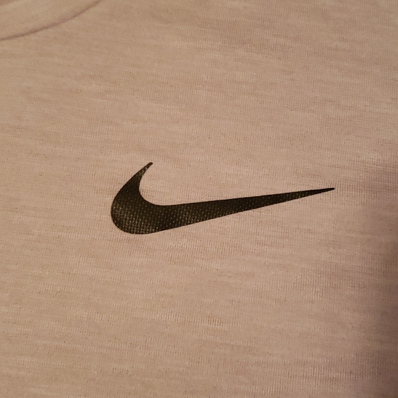 Nike Dri-Fit Men's Tee-shirt - Picture 5 of 9